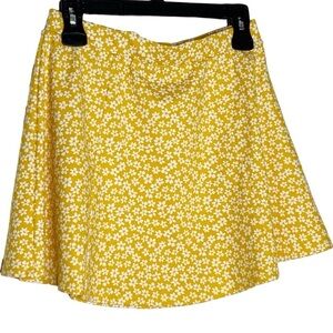 Forever 21 yellow mini skirt. Size M NWT